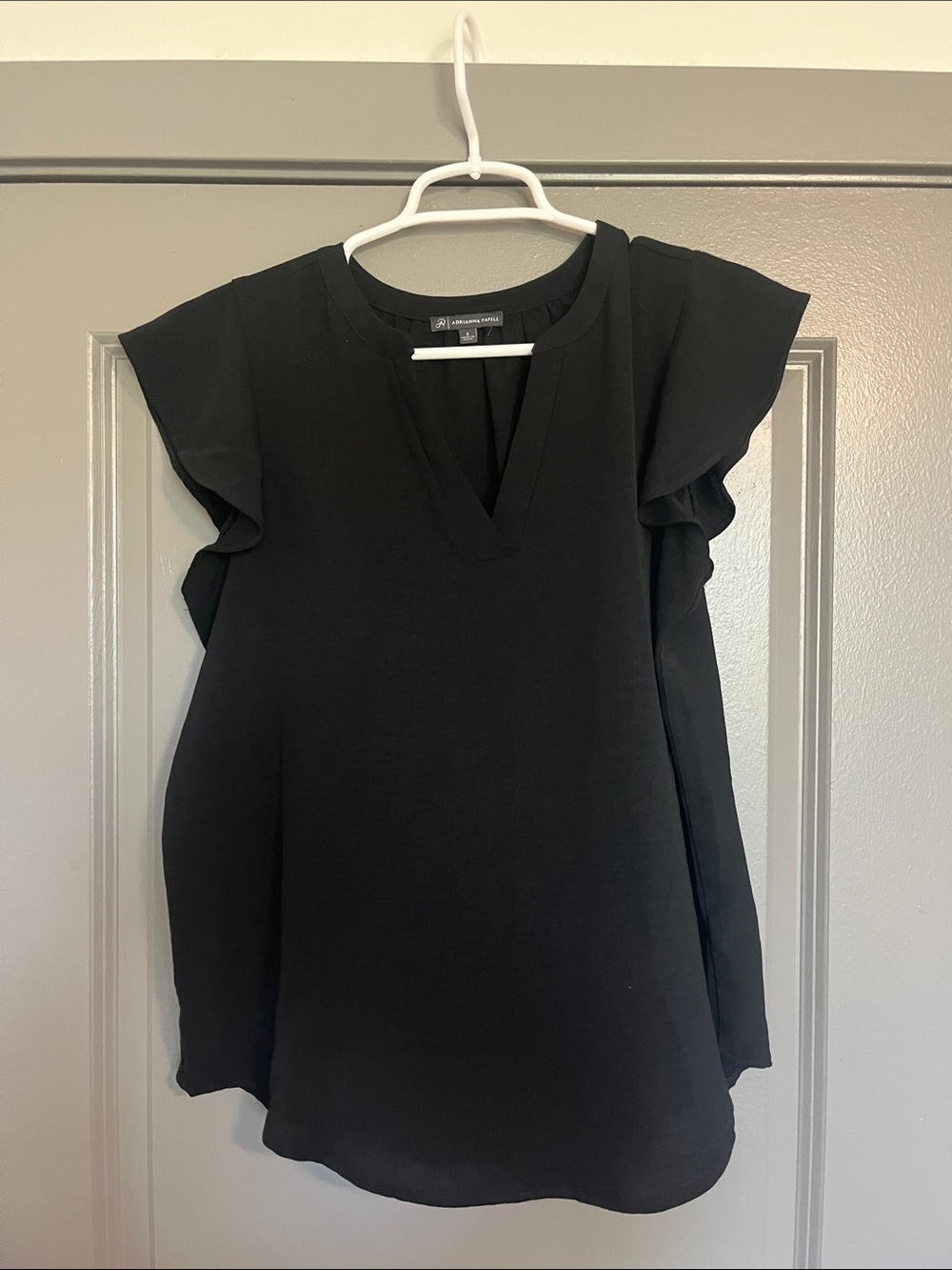 Adrianna Papell Black V-Neck Flutter Sleeve Blouse